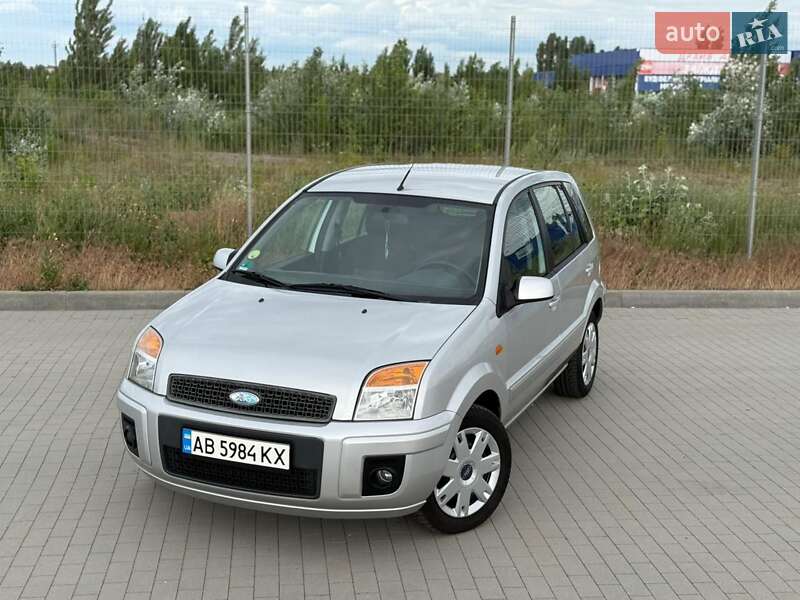 Хэтчбек Ford Fusion 2009 в 