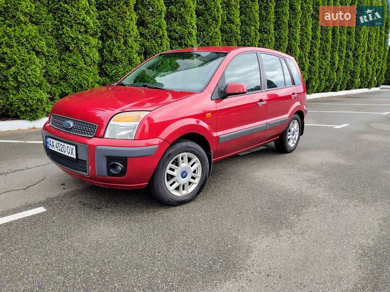 Хэтчбек Ford Fusion 2008 в 