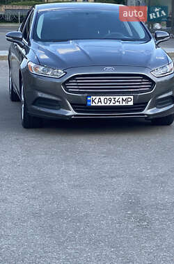 Седан Ford Fusion 2013 в 