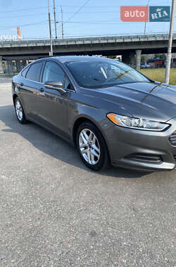 Седан Ford Fusion 2013 в 