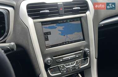 Седан Ford Fusion 2015 в 