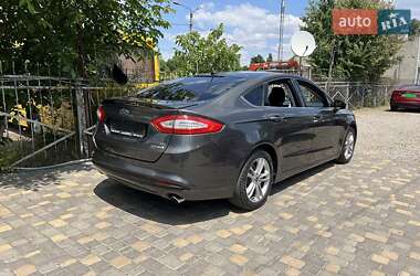 Седан Ford Fusion 2015 в 