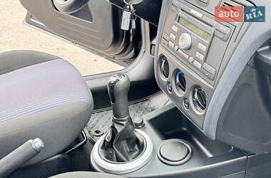 Хэтчбек Ford Fusion 2006 в 