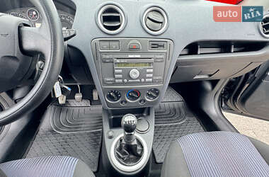 Хэтчбек Ford Fusion 2006 в 