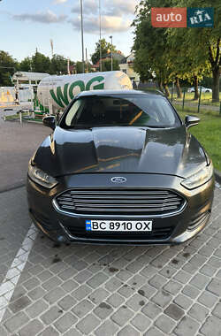 Седан Ford Fusion 2015 в 