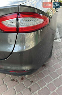 Седан Ford Fusion 2015 в 