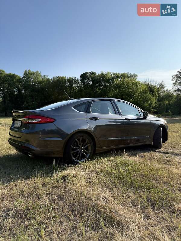 Седан Ford Fusion 2018 в Одесі