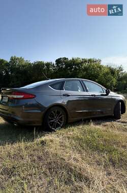Седан Ford Fusion 2018 в 