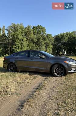 Седан Ford Fusion 2018 в 