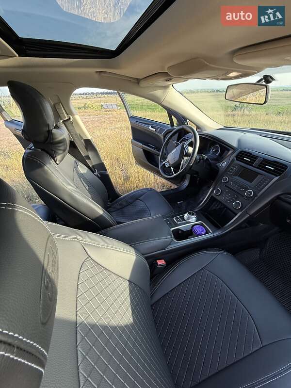 Седан Ford Fusion 2018 в Одесі