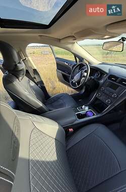 Седан Ford Fusion 2018 в 
