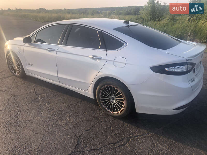 Седан Ford Fusion 2016 в Виннице