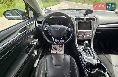 Седан Ford Fusion 2016 в 