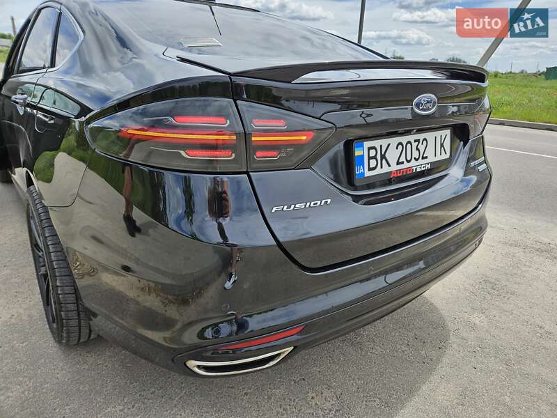 Седан Ford Fusion 2016 в Гоще