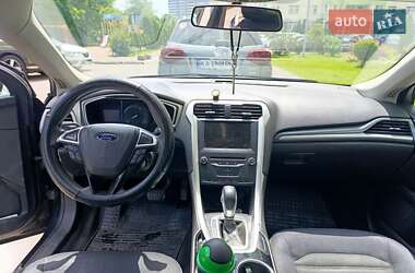 Седан Ford Fusion 2013 в 