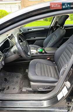 Седан Ford Fusion 2013 в 
