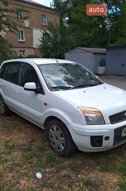 Хэтчбек Ford Fusion 2010 в 