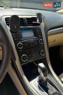 Седан Ford Fusion 2014 в 
