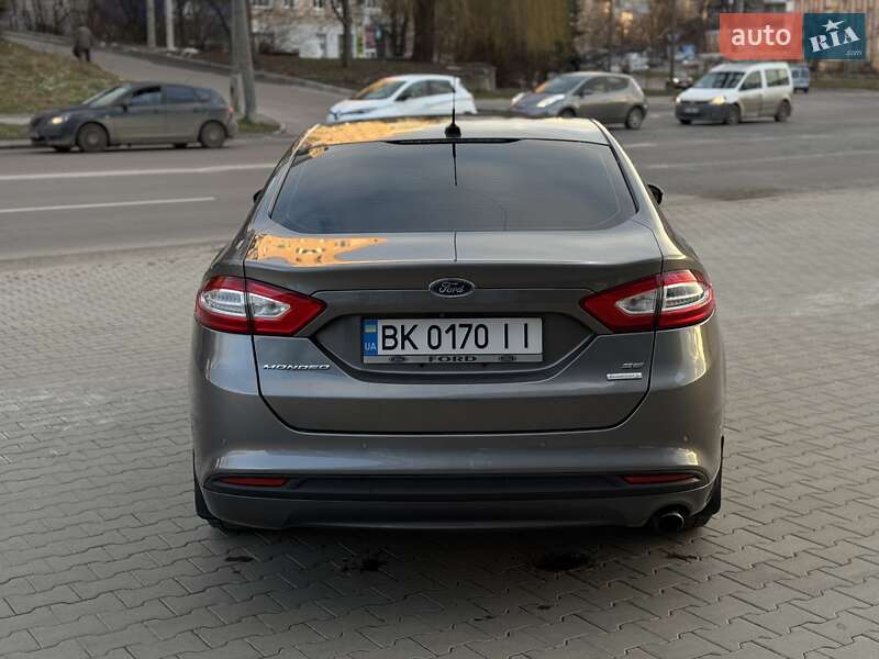 Седан Ford Fusion 2014 в Ровно