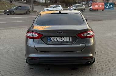 Седан Ford Fusion 2014 в 