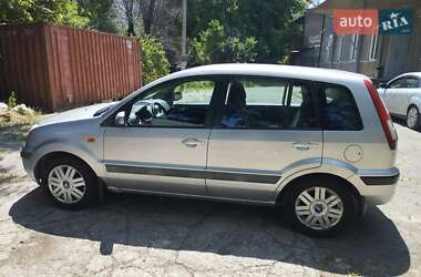 Хэтчбек Ford Fusion 2006 в 