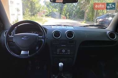 Хэтчбек Ford Fusion 2006 в 