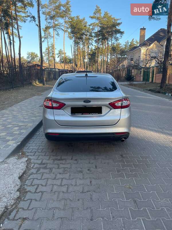 Седан Ford Fusion 2015 в Львові