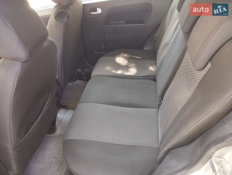 Хэтчбек Ford Fusion 2006 в Черноморске фото 41 Хэтчбек Ford Fusion 2006 в Черноморске