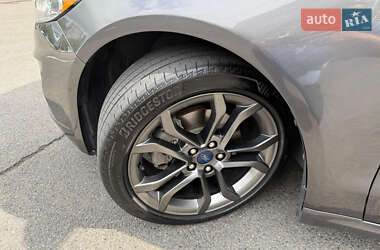 Седан Ford Fusion 2019 в 