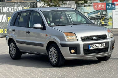 Хэтчбек Ford Fusion 2008 в 