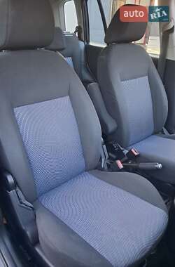Хэтчбек Ford Fusion 2006 в 