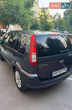Хэтчбек Ford Fusion 2006 в 