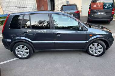 Хэтчбек Ford Fusion 2006 в 