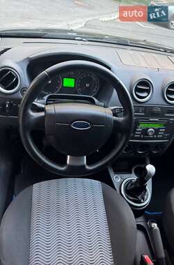 Хэтчбек Ford Fusion 2006 в 
