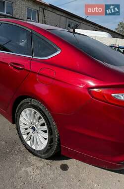 Седан Ford Fusion 2015 в 