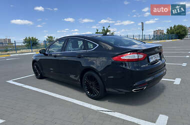Седан Ford Fusion 2013 в 