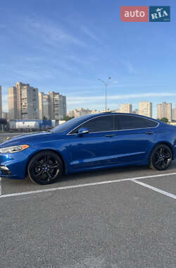 Седан Ford Fusion 2016 в 