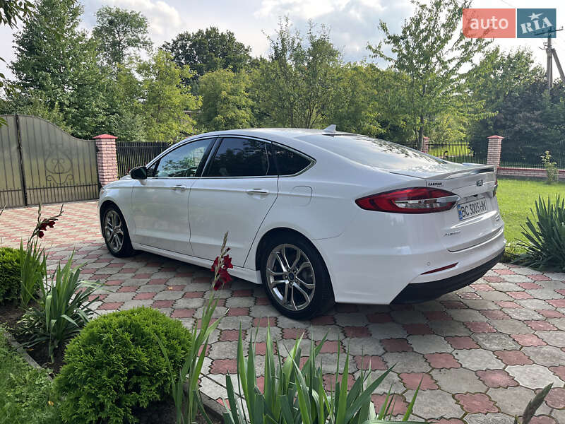 Седан Ford Fusion 2018 в Львові