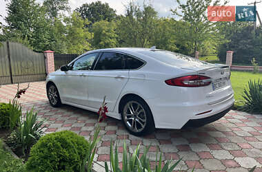 Седан Ford Fusion 2018 в 