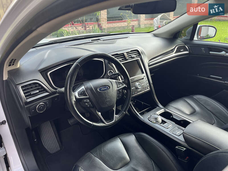 Седан Ford Fusion 2018 в Львові