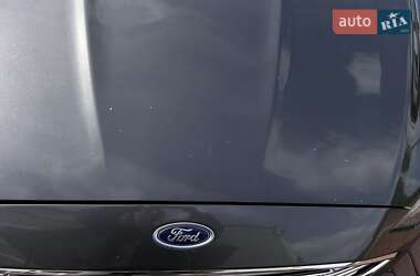 Седан Ford Fusion 2017 в 