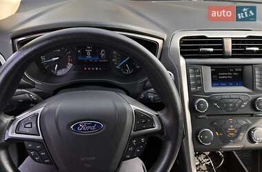 Седан Ford Fusion 2017 в 