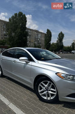 Седан Ford Fusion 2014 в 