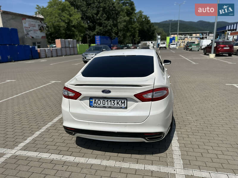 Седан Ford Fusion 2013 в Хусте