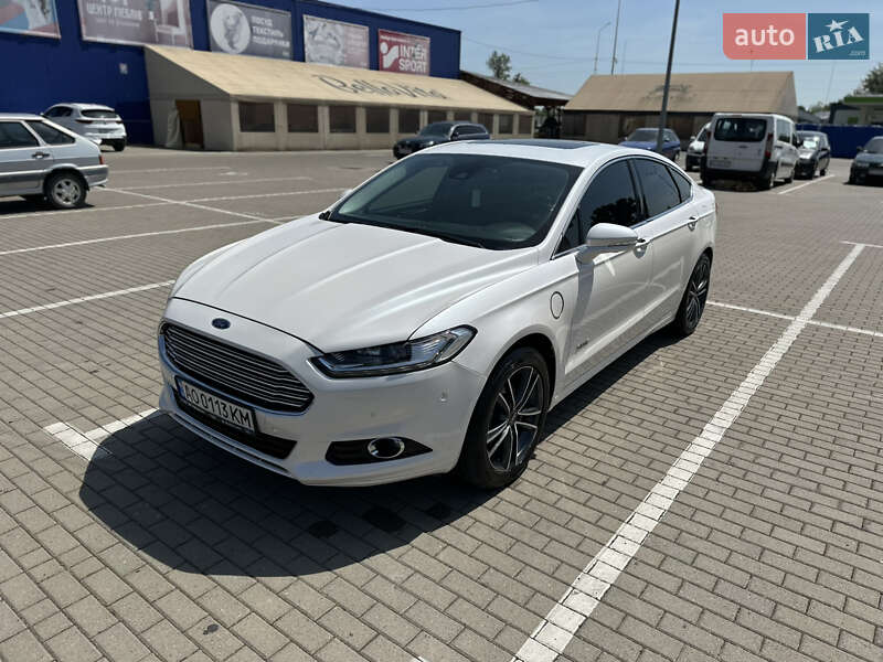 Седан Ford Fusion 2013 в Хусте