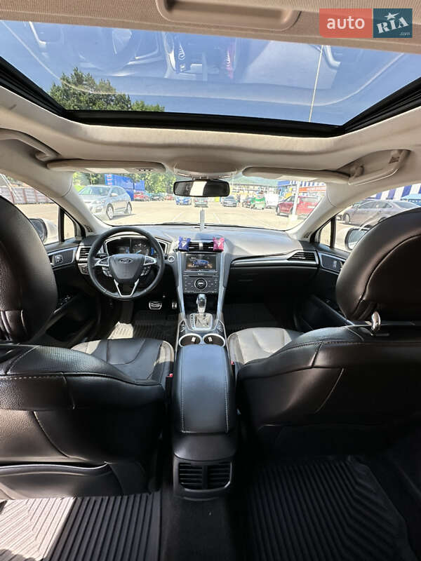Седан Ford Fusion 2013 в Хусте