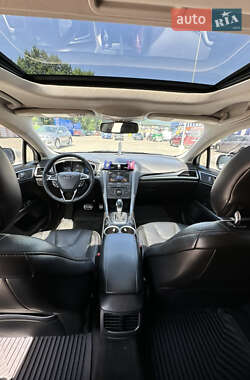 Седан Ford Fusion 2013 в 