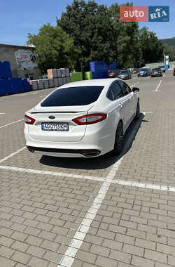 Седан Ford Fusion 2013 в 