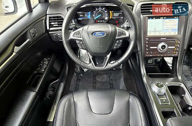 Седан Ford Fusion 2019 в 
