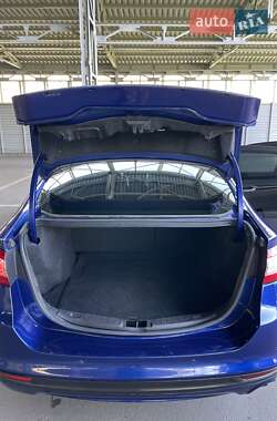 Седан Ford Fusion 2015 в 